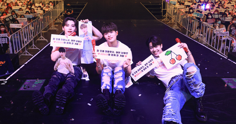 AB6IX (เอบีซิกซ์) เนรมิตพื้นที่แห่งความสุข สร้างความทรงจำสุดแสนพิเศษร่วมกับ ABNEW ไทย จัดเต็มความสนุกสุดฟินในแฟนคอนเต็มรูปแบบครั้งแรก! 2022 AB6IX FAN CONCERT 'AB_NEW AREA'