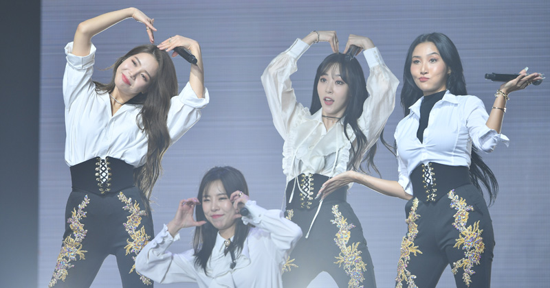 MAMAMOO โชว์พลังเพอร์ฟอร์แมนซ์แบบตัวแม่! ปลดล็อคสกิลหูทองคำ ให้ “มูมู่ไทย” ใจฟูยกด้อม 1464 วันคุ้มค่าต่อการรอคอย ใน MAMAMOO WORLD TOUR [MY CON] – BANGKOK