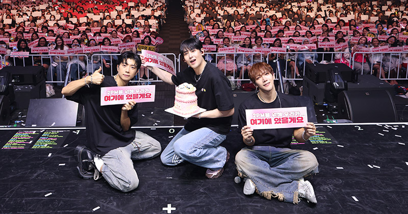 ฮอตเทสชาวไทยยิ้ม...สุดฟิน 8 ปีที่รอคอย 2PM "จุนเค, นิชคุณ, อูยอง" รวมตัวอีกครั้ง ขนเพลงมาเพียบ เอนเนอร์จี้ร้อนแรง!! ในงาน "JUN. K, NICHKHUN, WOOYOUNG (From 2PM) Fan-Con 2024 [ENWJ] in Bangkok